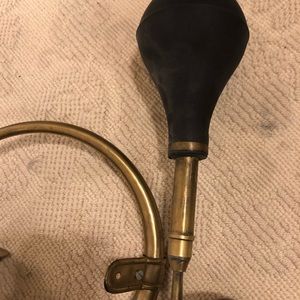 COPY - Antique car horns